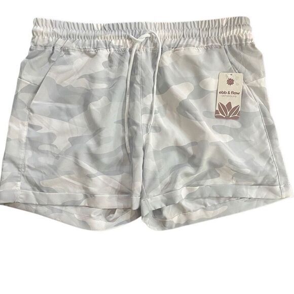 Ebb & Flow athleisure NWT medium camo design shorts drawstring - Picture 1 of 4